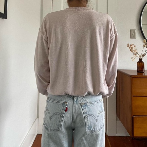 Light pink brandy Melville crewneck - Picture 3 of 4